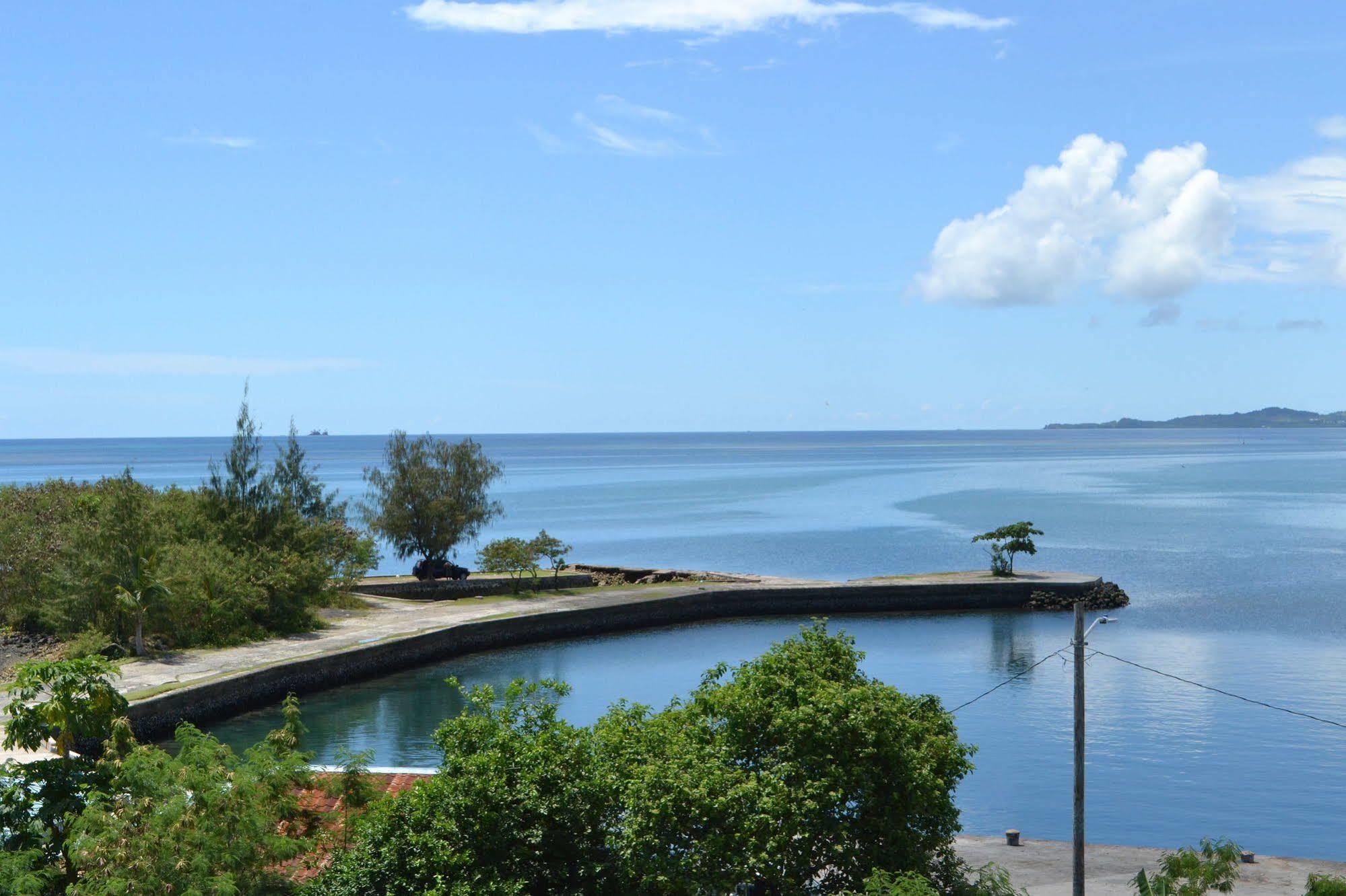 West Plaza Coral Reef Hotel Koror village Exterior foto